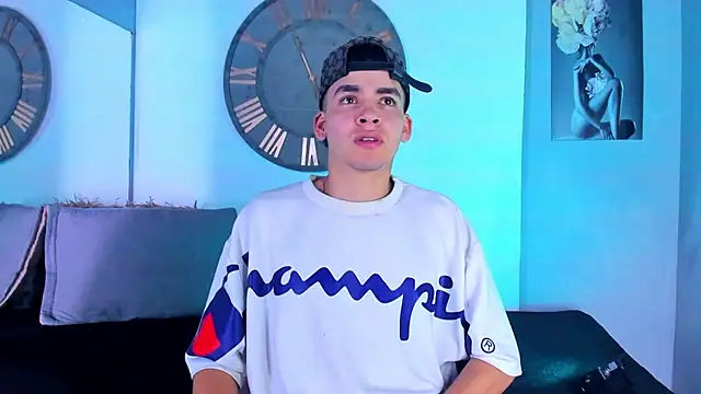 Mike 0233  online show from January 3, 2025, 4:11 am