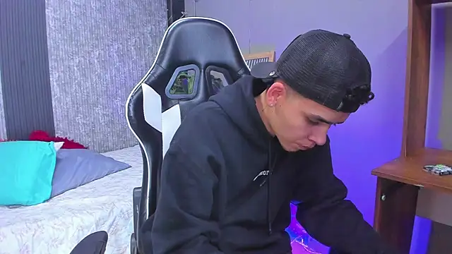 Mike 0233  online show from March 6, 2025, 3:57 am