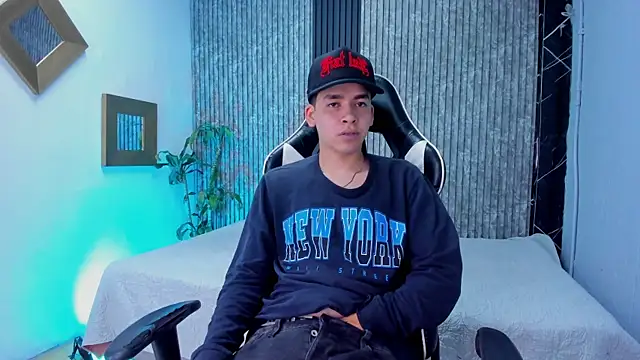 Mike 0233  online show from October 30, 2025, 4:47 am