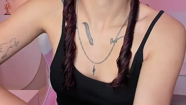 violeth hill online show from February 12, 2025, 8:18 pm