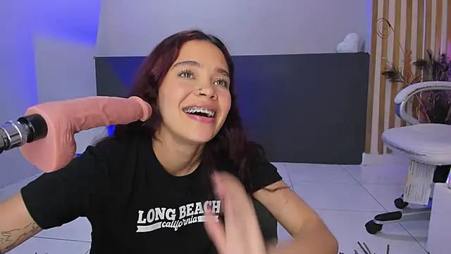 violeth hill online show from March 6, 2025, 11:42 pm