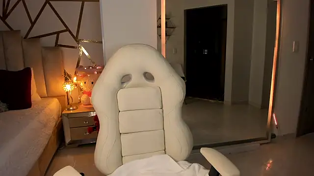 MiaAdams21 online show from February 6, 2025, 1:05 am