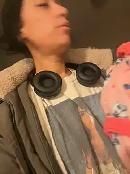 Snapshot of starrynikki chatting on January 10, 2025, 12:47 pm starrynikki online show from January 10, 2025, 12:47 pm