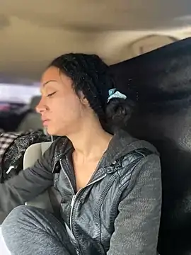 Snapshot of starrynikki chatting on February 6, 2025, 6:56 pm starrynikki online show from February 6, 2025, 6:56 pm