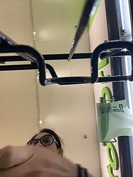 starrynikki online show from November 24, 2025, 6:07 pm