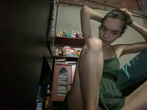lilithanderson online show from June 17, 2026, 7:33 am