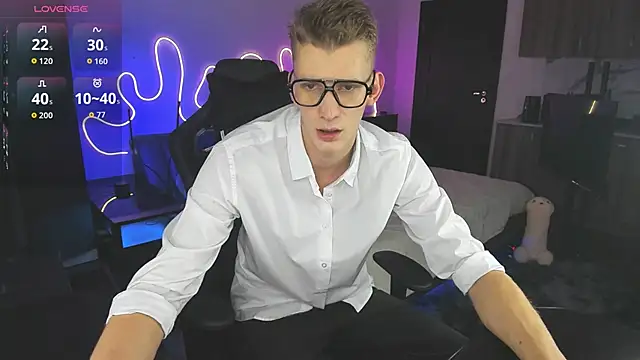 Snapshot of Brad_Maloney chatting on September 20, 2025, 8:10 pm Brad Maloney online show from September 20, 2025, 8:10 pm