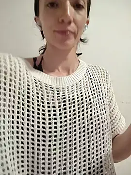 Lucy cole online show from February 3, 2025, 1:19 am