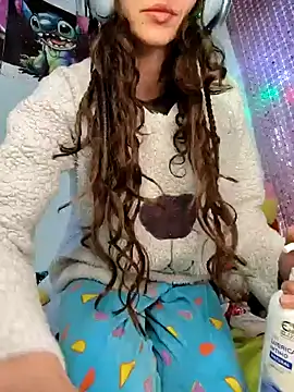 Lucy cole online show from February 6, 2025, 8:39 am