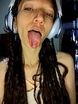 Lucy cole online show from February 7, 2025, 3:41 pm