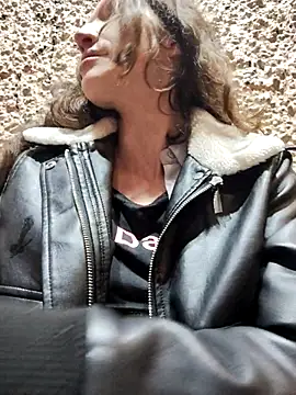 Lucy cole online show from March 9, 2025, 5:39 pm