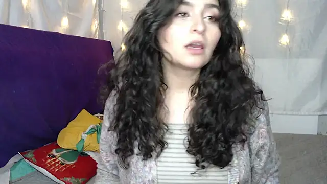 Snapshot of Marci_owo chatting on December 16, 2024, 5:00 pm Marci owo online show from December 16, 2024, 5:00 pm