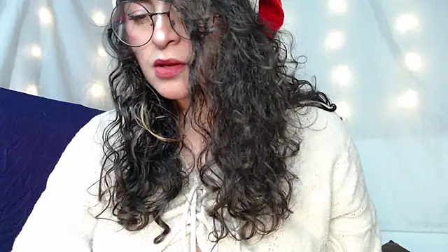 Snapshot of Marci_owo chatting on December 19, 2024, 6:56 pm Marci owo online show from December 19, 2024, 6:56 pm