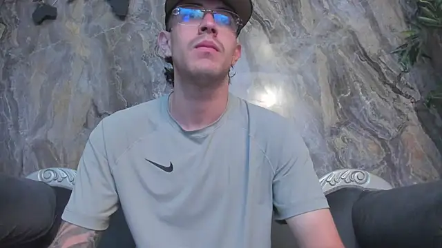 CodyWalkerR online show from April 17, 2026, 11:19 pm