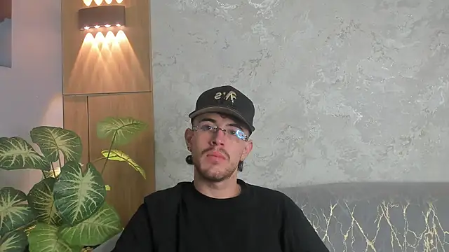 Snapshot of CodyWalkerR chatting on June 11, 2026, 5:33 pm CodyWalkerR online show from June 11, 2026, 5:33 pm