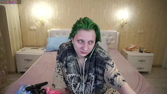 LunaaMayy online show from February 27, 2026, 6:52 pm