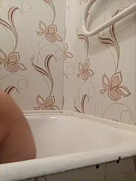 NicoleOlla online show from January 28, 2025, 1:27 pm