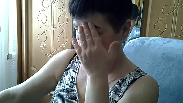 NicoleOlla online show from January 31, 2025, 8:01 am