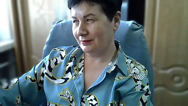 NicoleOlla online show from February 4, 2025, 8:35 am