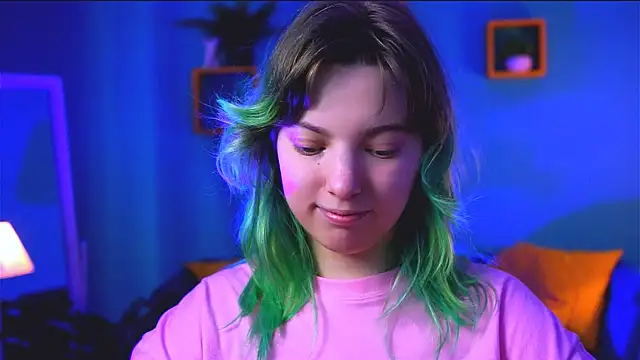 Snapshot of RocKStone_ chatting on October 8, 2025, 8:23 am RocKStone online show from October 8, 2025, 8:23 am