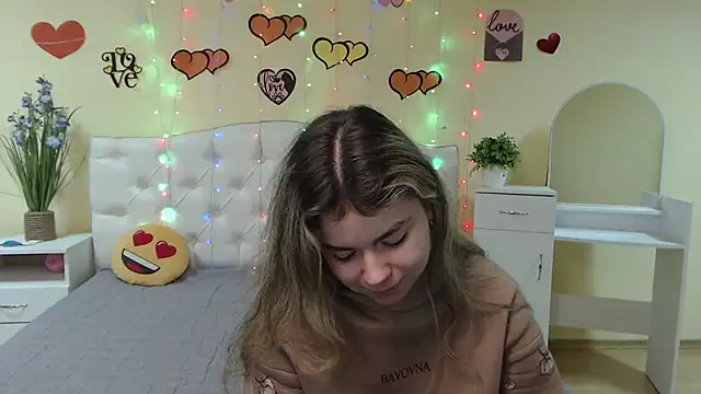 TinaRedly online show from February 16, 2025, 7:05 pm