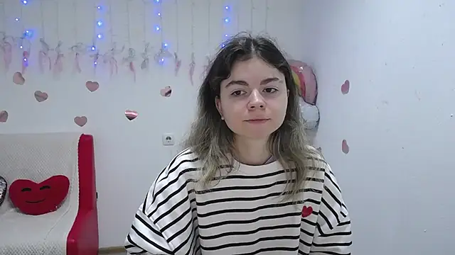 TinaRedly online show from September 21, 2025, 5:53 am