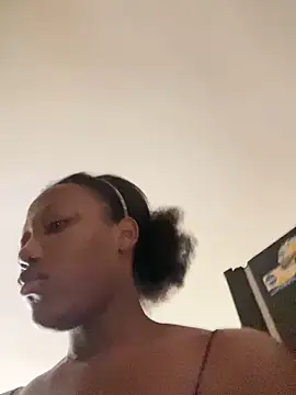 kellya  online show from March 19, 2026, 2:43 pm