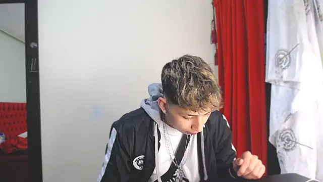  Thomas hot  online show from January 8, 2025, 5:59 am