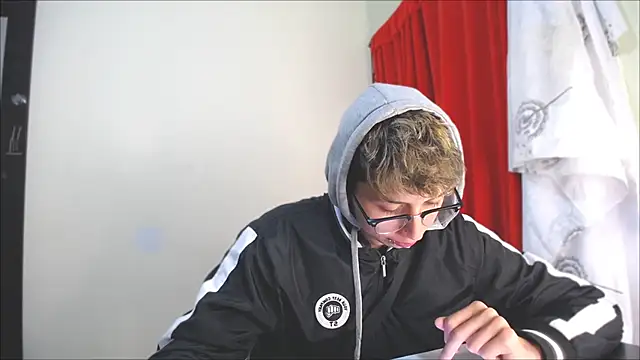  Thomas hot  online show from January 19, 2025, 9:02 pm