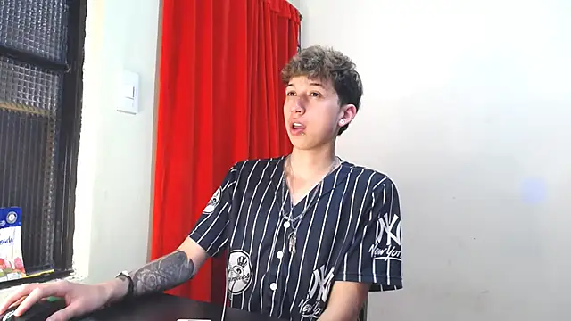  Thomas hot  online show from February 4, 2025, 9:20 pm