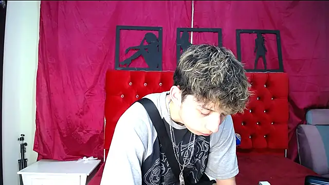  Thomas hot  online show from February 23, 2025, 3:24 am