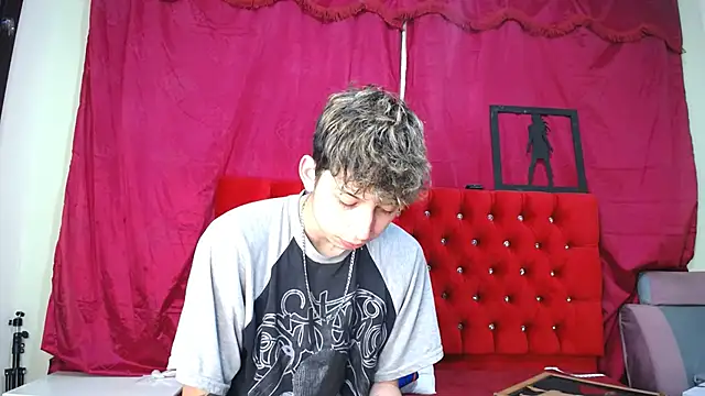  Thomas hot  online show from March 1, 2025, 4:33 pm