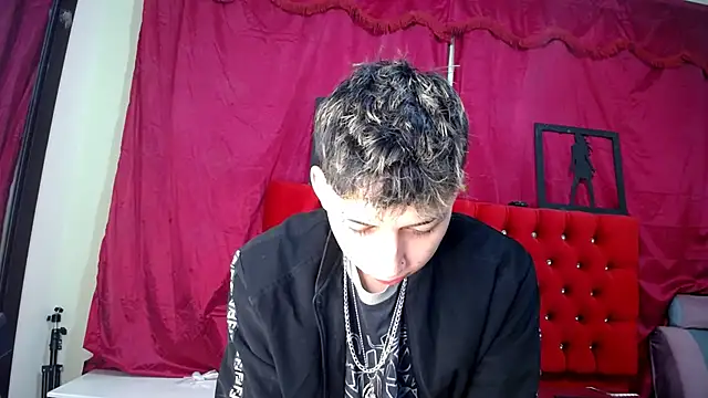  Thomas hot  online show from March 8, 2025, 12:52 pm