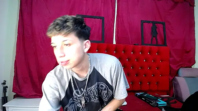  Thomas hot  online show from March 17, 2025, 1:14 am