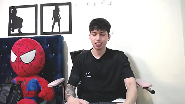  Thomas hot  online show from November 7, 2025, 4:12 am