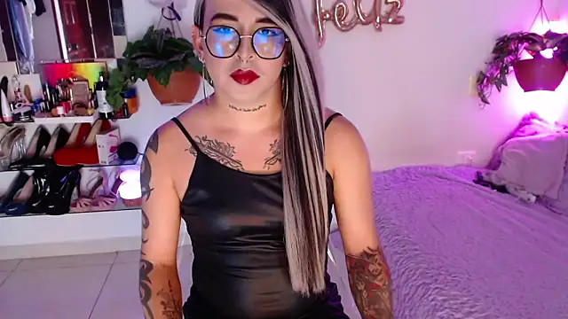 Laveneno ortiz07 online show from October 7, 2025, 11:57 pm