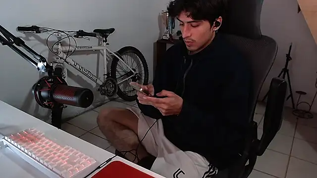 Snapshot of Thieves9 chatting on October 16, 2025, 4:02 am Thieves9 online show from October 16, 2025, 4:02 am