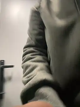 maleesa online show from March 22, 2026, 3:26 pm