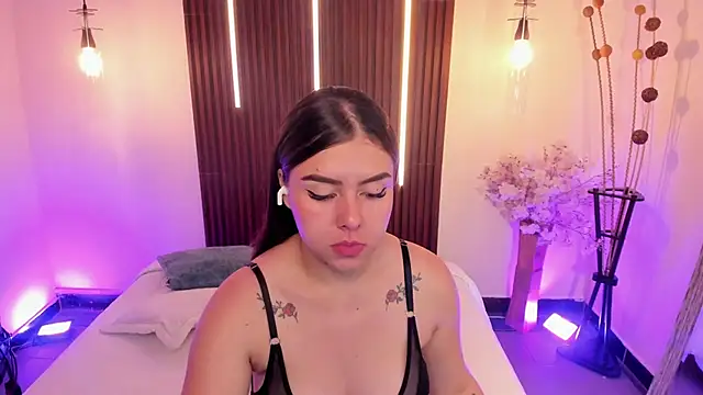 ArianaBaker online show from May 20, 2026, 2:23 pm