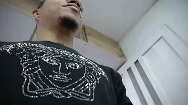 Osiiriis online show from February 12, 2025, 4:33 pm