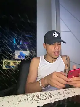 Osiiriis online show from February 25, 2025, 4:57 am