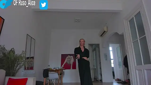 AliceSnowCatt online show from February 5, 2025, 6:59 pm