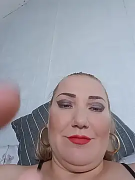 EmmaQueen4 online show from June 24, 2026, 4:55 am