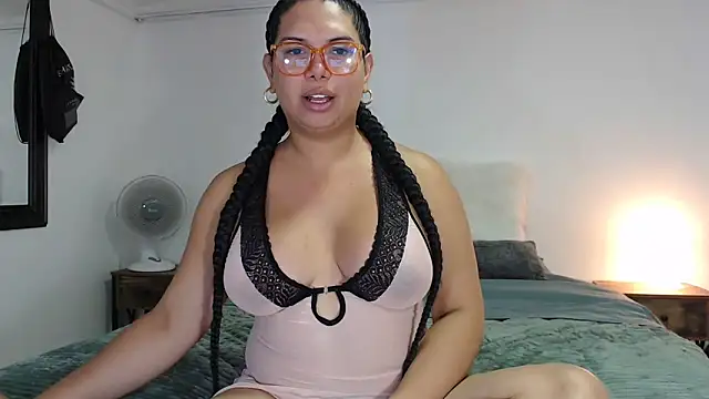 Snapshot of flowerdirtty chatting on October 12, 2025, 5:45 pm flowerdirtty online show from October 12, 2025, 5:45 pm