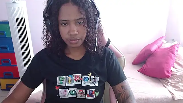 Snapshot of TiffanyRoouse chatting on January 28, 2025, 8:26 pm TiffanyRoouse online show from January 28, 2025, 8:26 pm