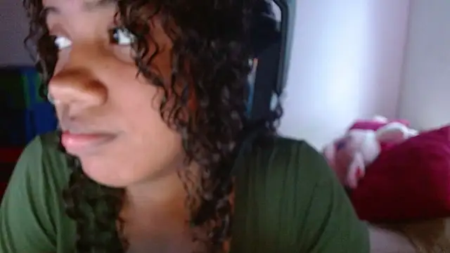 Snapshot of TiffanyRoouse chatting on February 24, 2025, 9:09 pm TiffanyRoouse online show from February 24, 2025, 9:09 pm