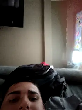 Snapshot of CuchiCuchi chatting on October 2, 2025, 7:10 pm CuchiCuchi online show from October 2, 2025, 7:10 pm