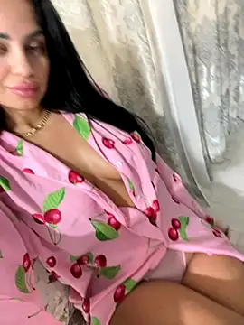 Snapshot of _adelle chatting on November 9, 2025, 10:02 am adelle online show from November 9, 2025, 10:02 am