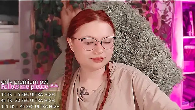 Snapshot of me__hanna chatting on June 15, 2026, 2:47 am me hanna online show from June 15, 2026, 2:47 am