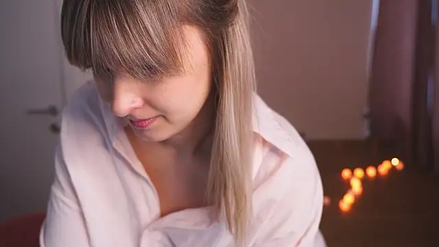 Snapshot of hereandnows_ chatting on December 15, 2024, 4:07 am hereandnows online show from December 15, 2024, 4:07 am